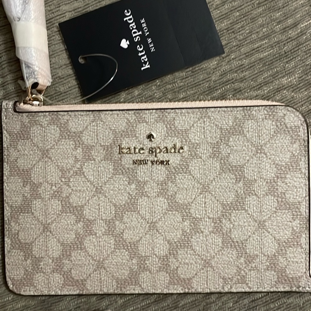 Kate spade wristlet NWT